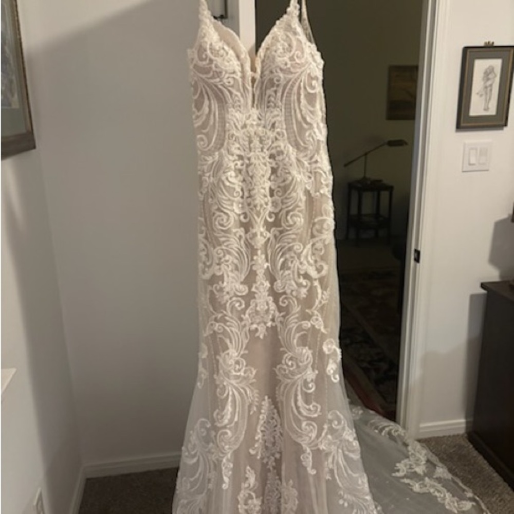 Essence of Australia Full Length Bridal Gown Size 8